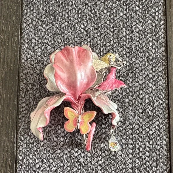 Kirks Folly Pink and Gold Brooch - Picture 2 of 9